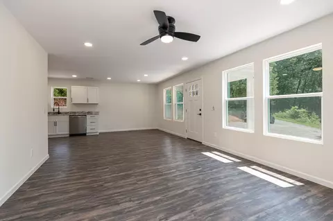 302 E College St, Crane, MO 65633 photo 6
