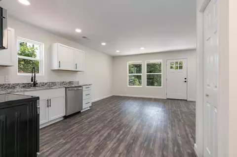 302 E College St, Crane, MO 65633 photo 9