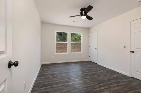 302 E College St, Crane, MO 65633 photo 13
