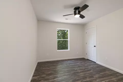 302 E College St, Crane, MO 65633 photo 17