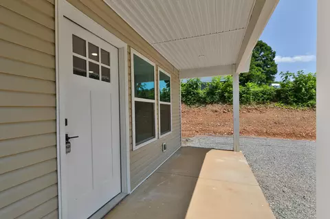 302 E College St, Crane, MO 65633 photo 3