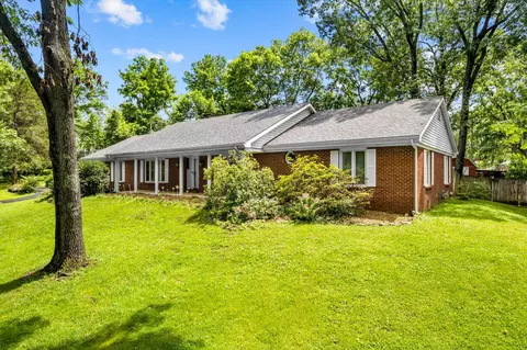 2538 E Wildwood Rd, Springfield, MO 65804 photo 2