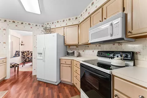 Kitchen - 200 Eagle Pointe Dr, Branson, MO 65616 photo 2 of 4