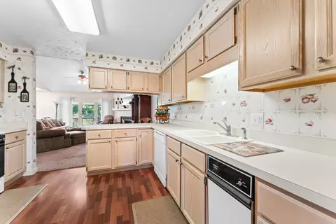 Kitchen - 200 Eagle Pointe Dr, Branson, MO 65616 photo 1 of 4