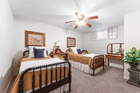 Bedroom - 200 Eagle Pointe Dr, Branson, MO 65616 photo 3 of 4