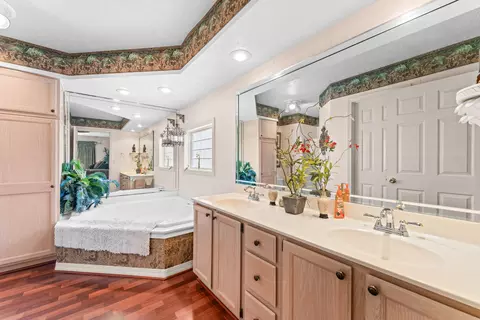Bath - 200 Eagle Pointe Dr, Branson, MO 65616 photo 1 of 5