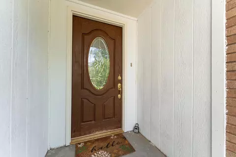 Entry Way - 200 Eagle Pointe Dr, Branson, MO 65616 photo 1 of 2