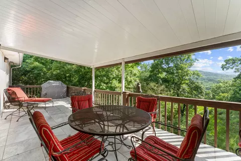 Exterior - 200 Eagle Pointe Dr, Branson, MO 65616 photo 2 of 3