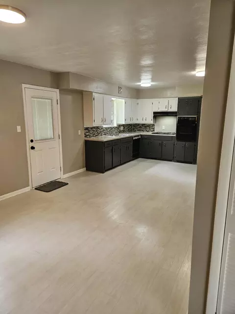 1955 S Fort Ave, Springfield, MO 65807 photo 9