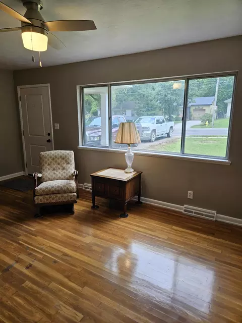 1955 S Fort Ave, Springfield, MO 65807 photo 6