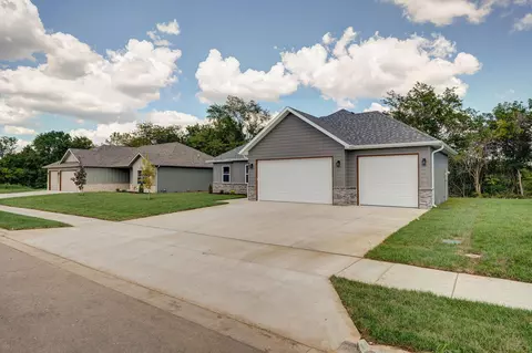 1442 N Collins Dr, Republic, MO 65738 photo 3