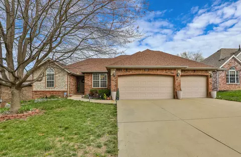 3223 W Melbourne St, Springfield, MO 65810 photo 1
