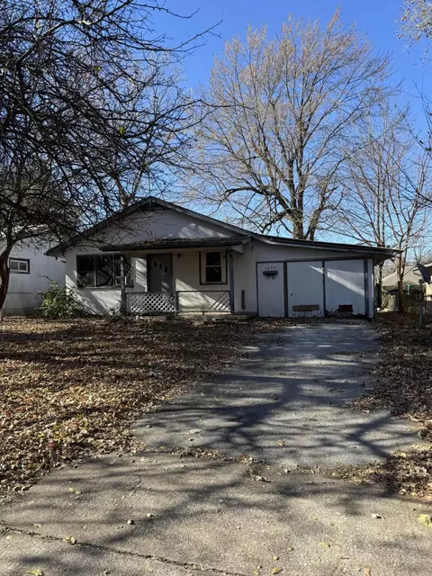 1657 N Hayes Ave, Springfield, MO 65803 photo 1