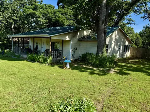 1235 W State Route 17, Houston, MO 65483