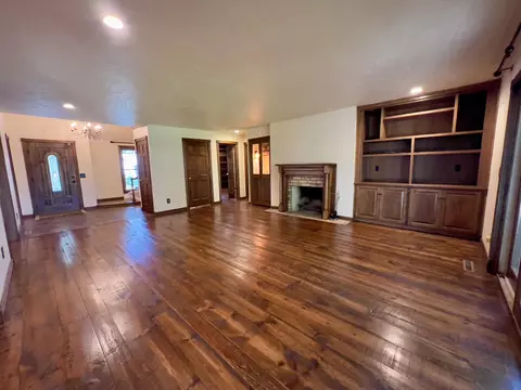 1724 E Buena Vista St, Springfield, MO 65804 photo 14