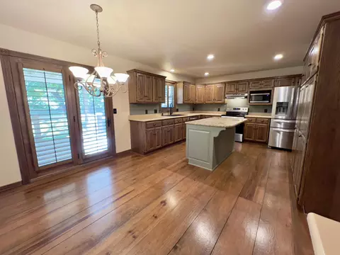 1724 E Buena Vista St, Springfield, MO 65804 photo 16