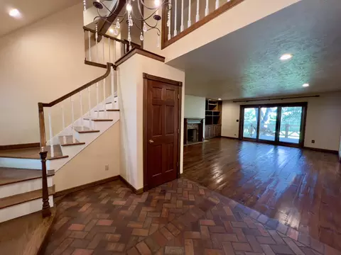 1724 E Buena Vista St, Springfield, MO 65804 photo 6