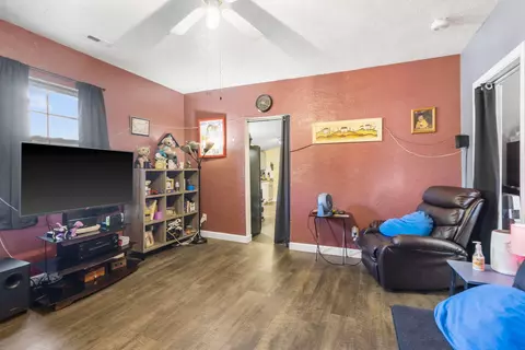 1117 E Locust St, Springfield, MO 65803 photo 5