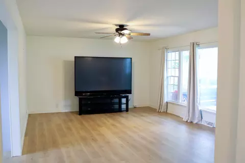 325 N Delaware Ave, Nixa, MO 65714 photo 3