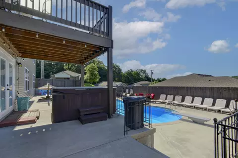 Exterior - 440 Spring Meadow Pkwy, Branson, MO 65616 photo 8 of 17