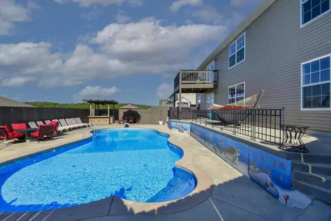 Exterior - 440 Spring Meadow Pkwy, Branson, MO 65616 photo 7 of 17