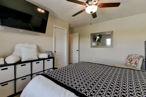 Bedroom - 440 Spring Meadow Pkwy, Branson, MO 65616 photo 5 of 9