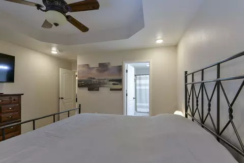 Bedroom - 440 Spring Meadow Pkwy, Branson, MO 65616 photo 2 of 9