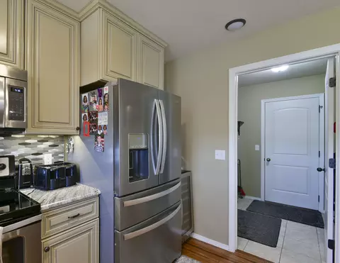Kitchen - 440 Spring Meadow Pkwy, Branson, MO 65616 photo 3 of 6