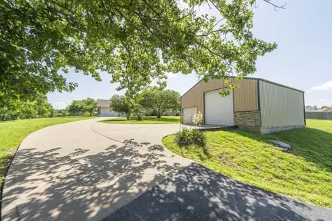 784 S 17th St, Ozark, MO 65721 photo 2