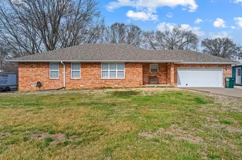 105 W Oak St, Nixa, MO 65714 photo 1