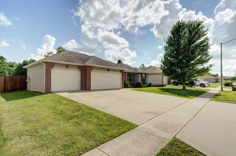 4804 W Skyler Dr, Springfield, MO 65802 photo 2