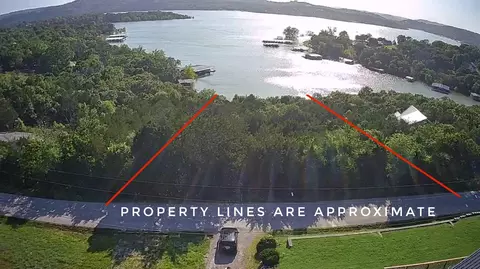000 White Rockbluff Dr, Branson West, MO 65737