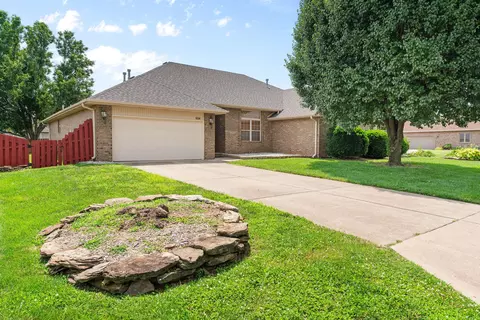 604 N Ellen St, Nixa, MO 65714 photo 2