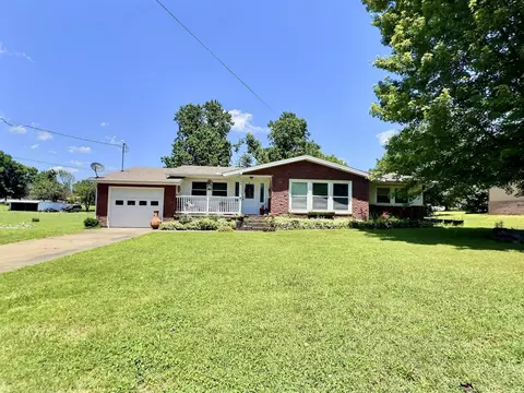 904 Hillcrest Dr, Monett, MO 65708 photo 1