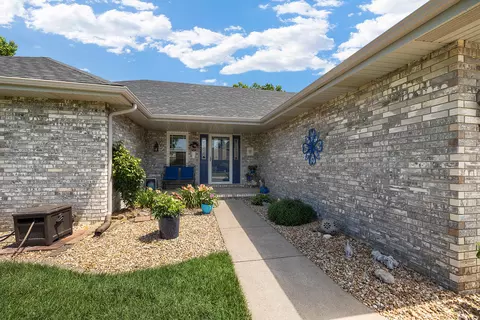 715 W Wasson St, Nixa, MO 65714 photo 2