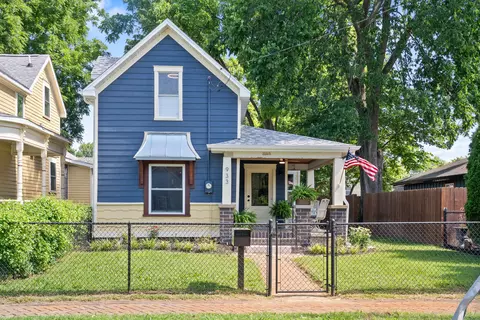 933 W Pershing St, Springfield, MO 65806 photo 1