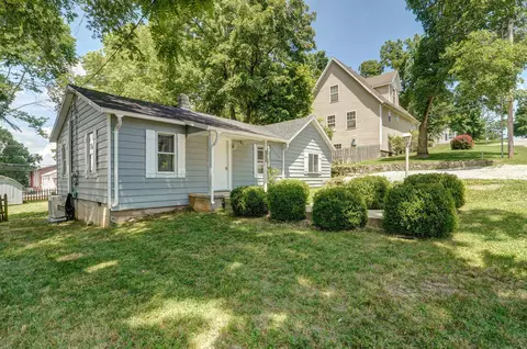 305 E Oak St, Ozark, MO 65721 photo 2