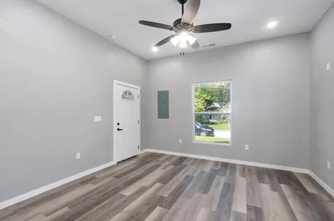2026 N Taylor Ave, Springfield, MO 65803 photo 9