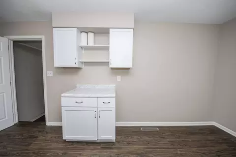 203 W Whiteside St, Springfield, MO 65807 photo 5