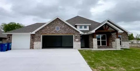 909 Silver Oaks Dr, Carl Junction, MO 64834 photo 3