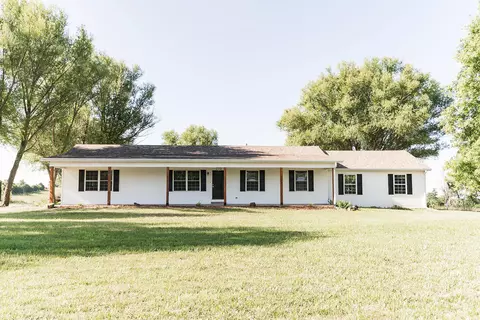 36 Round Prairie Rd, Louisburg, MO 65685