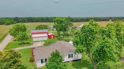 9661 E 1070 Rd, Stockton, MO 65785