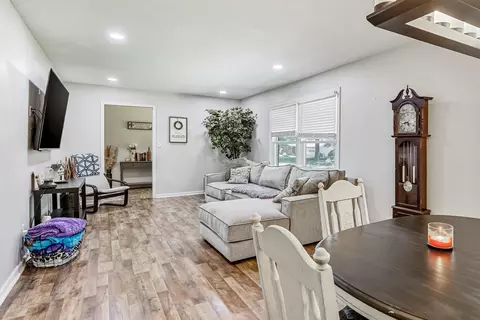 2109 E Ridgewood East Dr, Springfield, MO 65804 photo 9
