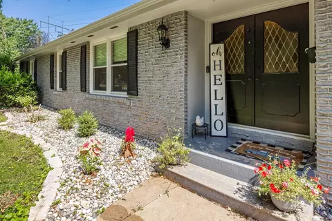 2109 E Ridgewood East Dr, Springfield, MO 65804 photo 5