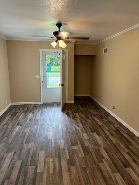520 Myrtle St, Monett, MO 65708 photo 5