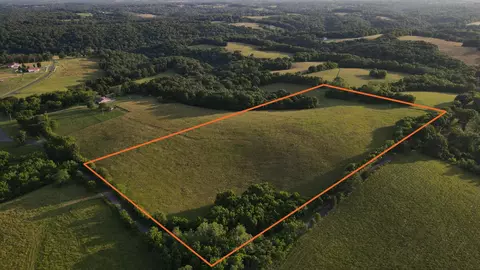000 Hidden Valley Rd, Clever, MO 65631 photo 3
