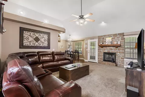 608 W Dover St, Nixa, MO 65714 photo 4