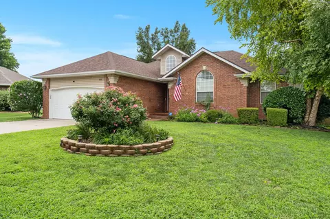 608 W Dover St, Nixa, MO 65714 photo 2