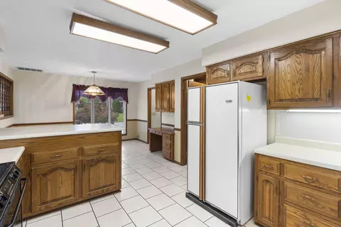 4059 E Linwood St, Springfield, MO 65809 photo 12