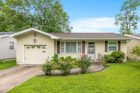 1456 E Lindberg St, Springfield, MO 65804